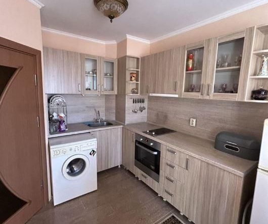 Дава се под наем Двустаен апартамент в Варна, Колхозен пазар - 49 кв.м за 408.51 € - Снимка #1