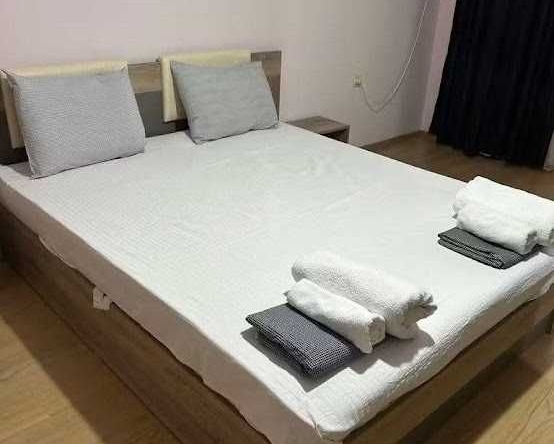 Дава се под наем Двустаен апартамент в Свиленград - 60 кв.м за 448.8 € - Снимка #1