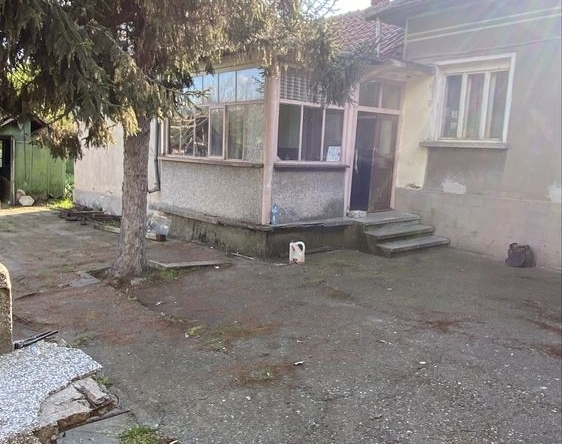 Къща в с. Крушовене, Област Плевен - 200 кв.м за 77 €/кв.м - Снимка #1