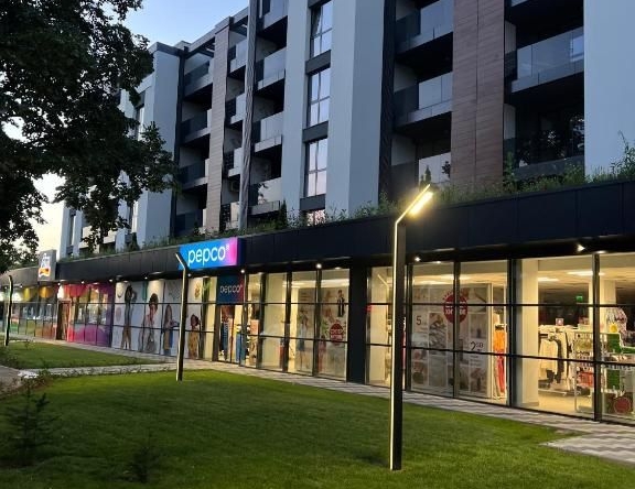 Дава се под наем Двустаен апартамент в Асеновград - 76 кв.м за 448.8 € - Снимка #1