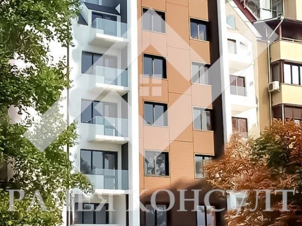 Тристаен апартамент в Пловдив, Христо Смирненски - 100 кв.м за 781 €/кв.м - Снимка #1