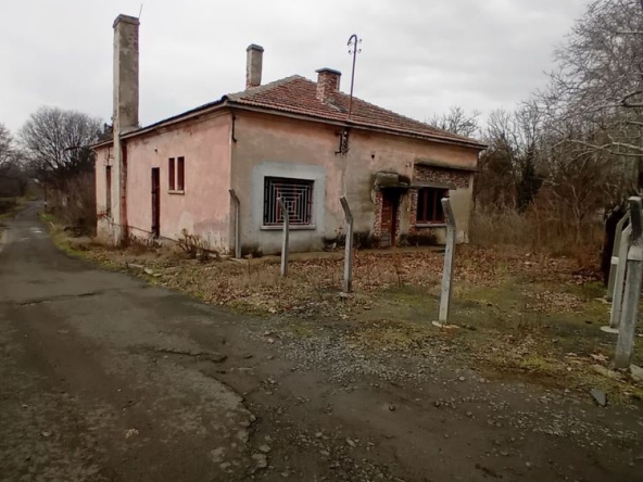 Промишлена сграда в с. Крушово, Област Бургас - 200 кв.м за 77 €/кв.м - Снимка #1