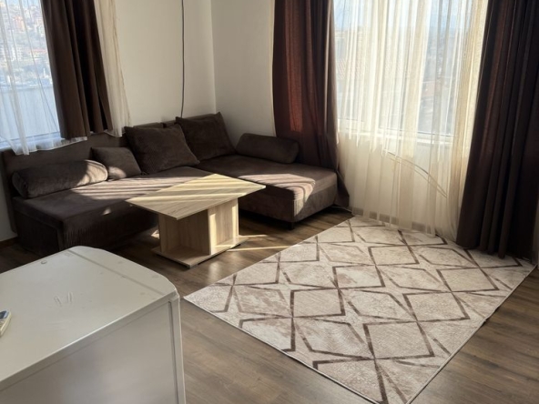 Дава се под наем Тристаен апартамент в Сандански - 70 кв.м за 348.84 € - Снимка #1