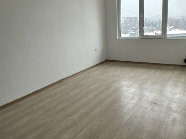 Тристаен апартамент в Хасково, Център - 94 кв.м за 489 €/кв.м - Снимка #1