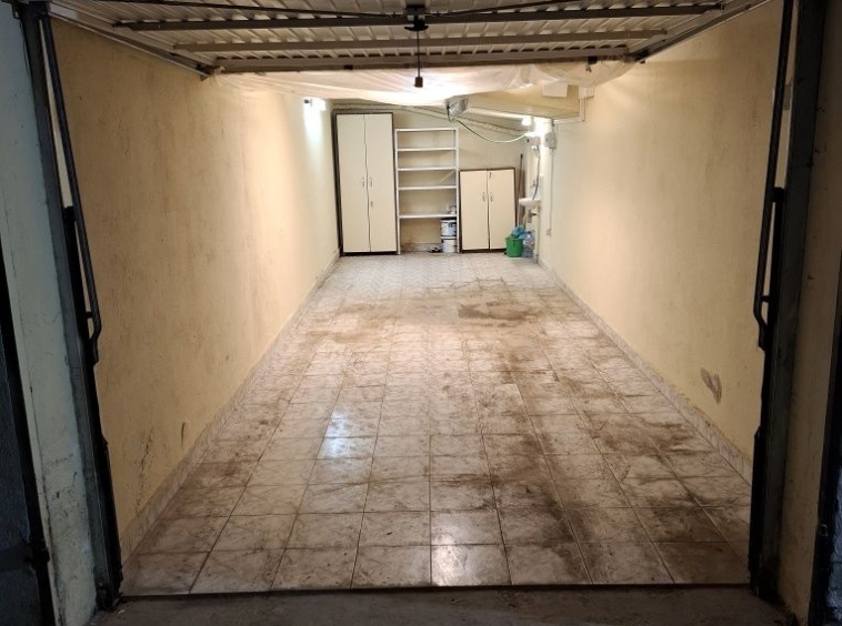 Дава се под наем Гараж / Паркомясто в София, Хладилника - 28 кв.м за 179.52 € - Снимка #1