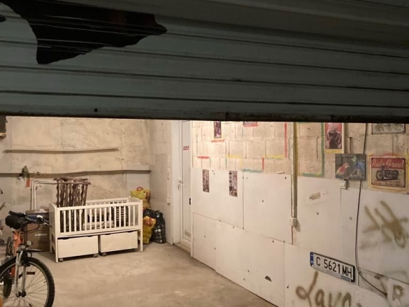 Дава се под наем Гараж / Паркомясто в Добрич, Център - 18 кв.м за 79.56 € - Снимка #1