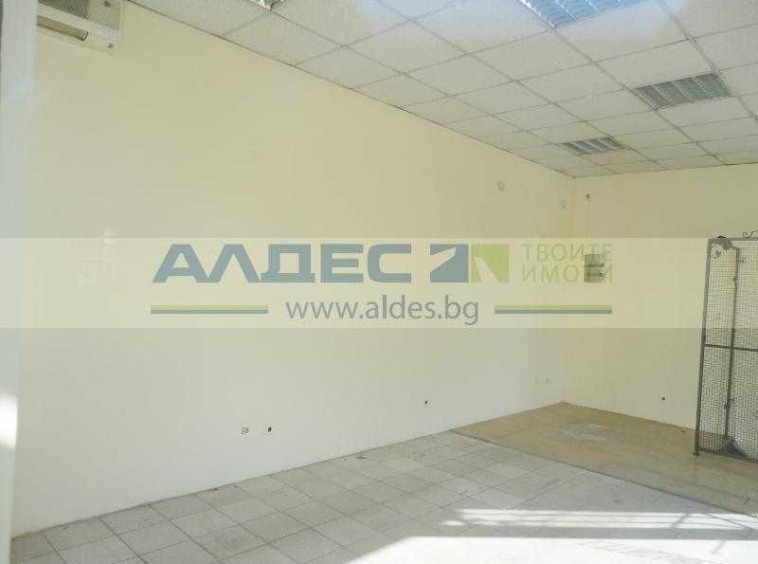 Дава се под наем Магазин в София, Център - 100 кв.м за 947.58 € - Снимка #1