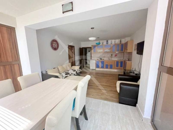 Тристаен апартамент в Поморие - 106 кв.м за 698 €/кв.м - Снимка #1