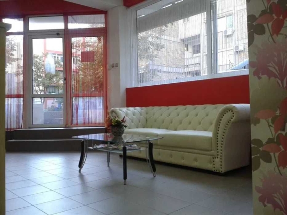 Дава се под наем Магазин в Несебър - 77 кв.м за 407.49 € - Снимка #1