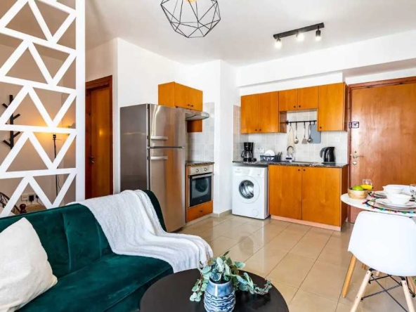 Дава се под наем Едностаен апартамент в Пловдив, Христо Смирненски - 28 кв.м за 219.3 € - Снимка #1