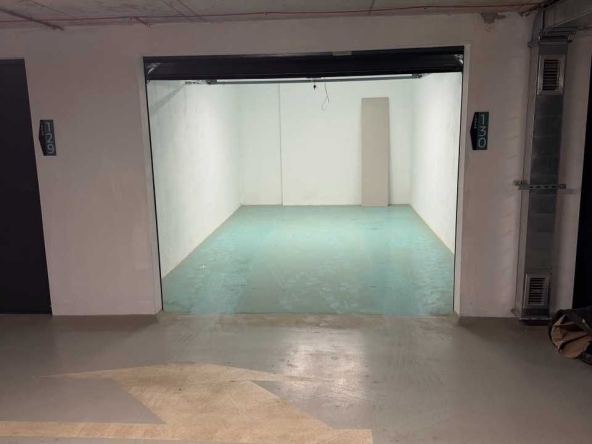 Дава се под наем Гараж / Паркомясто в София, Младост 4 - 23 кв.м за 149.43 € - Снимка #1