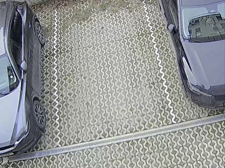 Дава се под наем Гараж / Паркомясто в София, Манастирски ливади - 12 кв.м за 149.43 € - Снимка #1