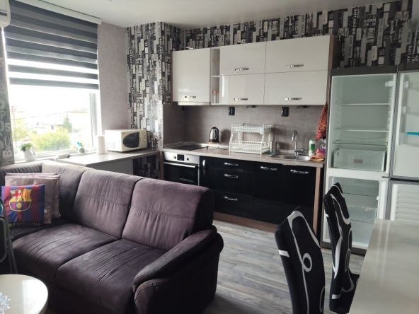 Дава се под наем Тристаен апартамент в Свети Влас - 90 кв.м за 698.19 € - Снимка #1