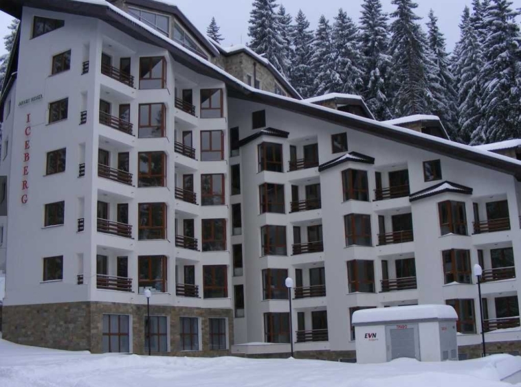 Гараж / Паркомясто в к.к. Пампорово - 180 кв.м за 255 €/кв.м - Снимка #1