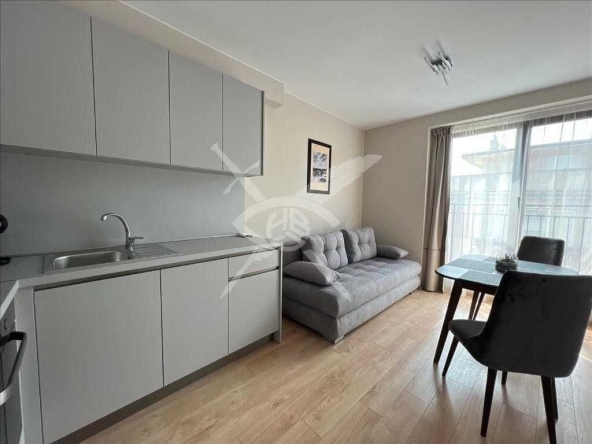 Дава се под наем Тристаен апартамент в Варна, Гръцка махала - 80 кв.м за 1097.01 € - Снимка #1