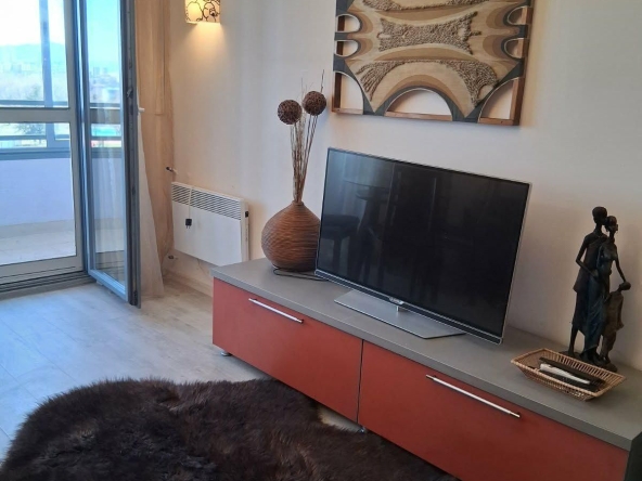 Дава се под наем Двустаен апартамент в София, Студентски град - 75 кв.м за 598.23 € - Снимка #1