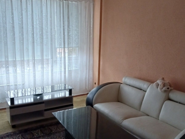 Дава се под наем Двустаен апартамент в Перник, Изток - 56 кв.м за 378.93 € - Снимка #1