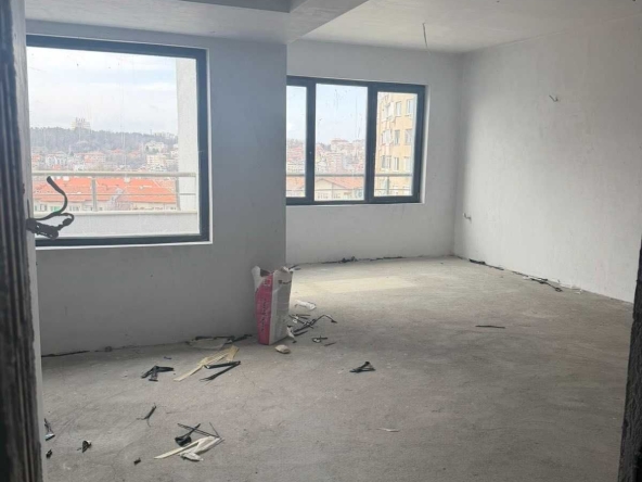 Тристаен апартамент в Плевен, Широк център - 110 кв.м за 696 €/кв.м - Снимка #1