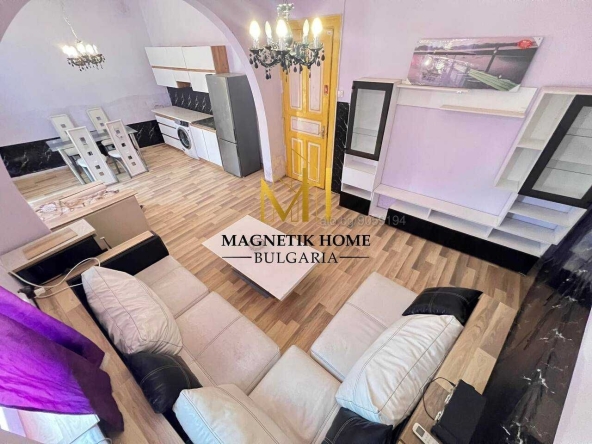 Дава се под наем Двустаен апартамент в Бургас, Център - 60 кв.м за 306 € - Снимка #1