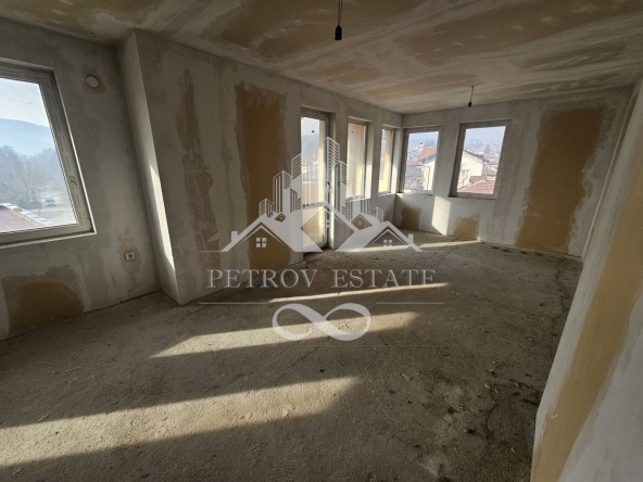 Тристаен апартамент в Велинград - 104 кв.м за 417 €/кв.м - Снимка #1