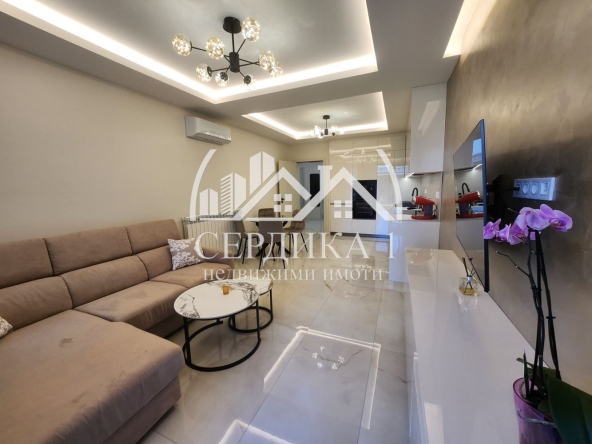 Дава се под наем Двустаен апартамент в София, Красно село - 91 кв.м за 896.58 € - Снимка #1