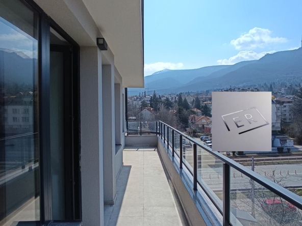 Тристаен апартамент в София, Център - 83 кв.м за 1660 €/кв.м - Снимка #1