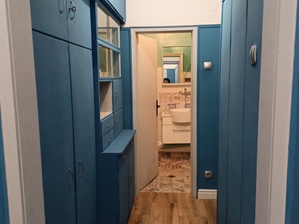 Дава се под наем Двустаен апартамент в Враца, Център - 70 кв.м за 398.82 € - Снимка #1