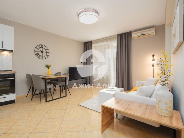 Тристаен апартамент в к.к. Слънчев бряг - 74 кв.м за 669 €/кв.м - Снимка #1