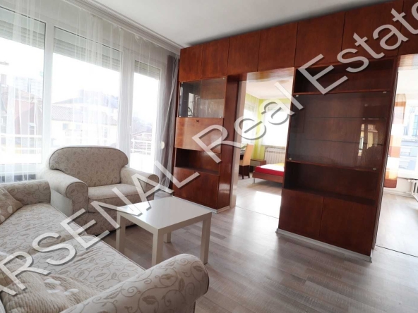 Дава се под наем Тристаен апартамент в София, Център - 98 кв.м за 598.23 € - Снимка #1