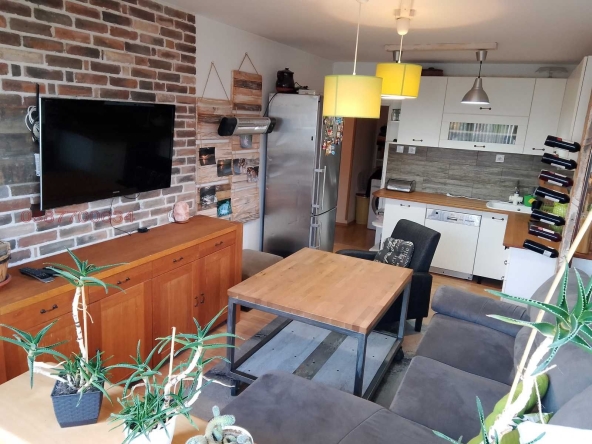 Тристаен апартамент в Пазарджик, Център - 64 кв.м за 916 €/кв.м - Снимка #1