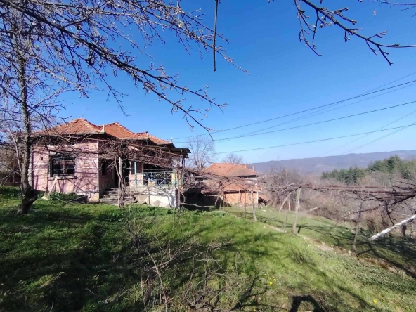 Къща в с. Голяма Желязна, Област Ловеч - 110 кв.м за 139 €/кв.м - Снимка #1