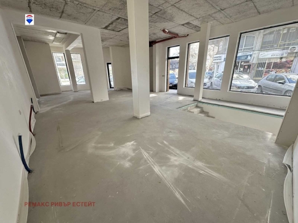 Магазин в Русе, Център - 134 кв.м за 836 €/кв.м - Снимка #1