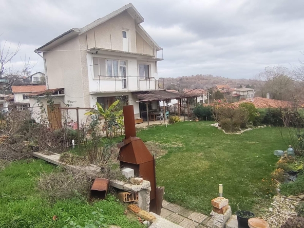 Къща в с. Малка Верея, Област Стара Загора - 317 кв.м за 349 €/кв.м - Снимка #1