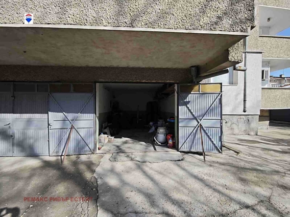 Гараж / Паркомясто в Русе, Дружба 3 - 22 кв.м за 717 €/кв.м - Снимка #1
