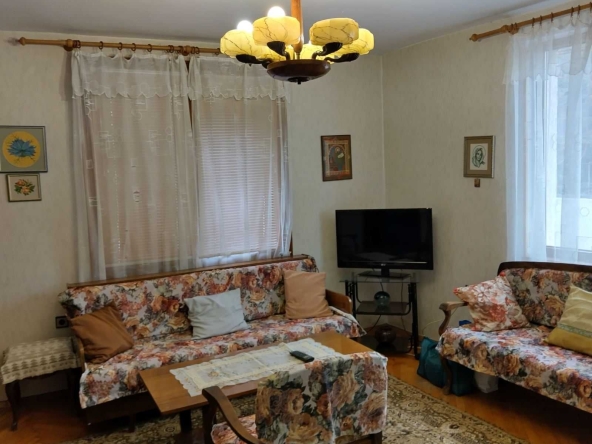 Тристаен апартамент в Силистра, Център - 125 кв.м за 355 €/кв.м - Снимка #1