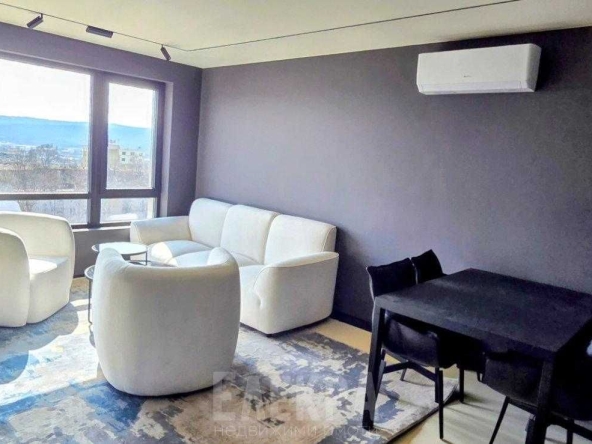 Тристаен апартамент в Варна, Център - 110 кв.м за 1576 €/кв.м - Снимка #1