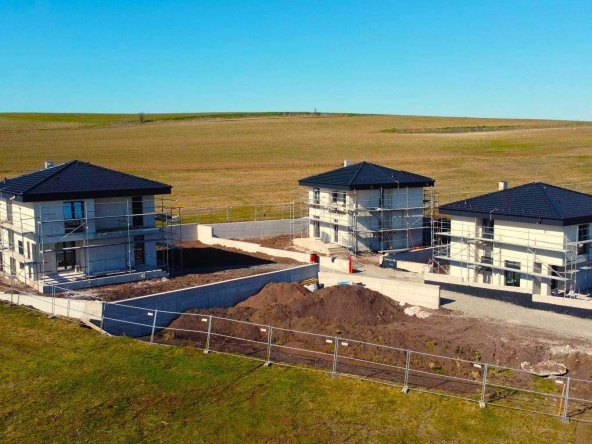 Къща в с. Дивотино, Област Перник - 188 кв.м за 1004 €/кв.м - Снимка #1