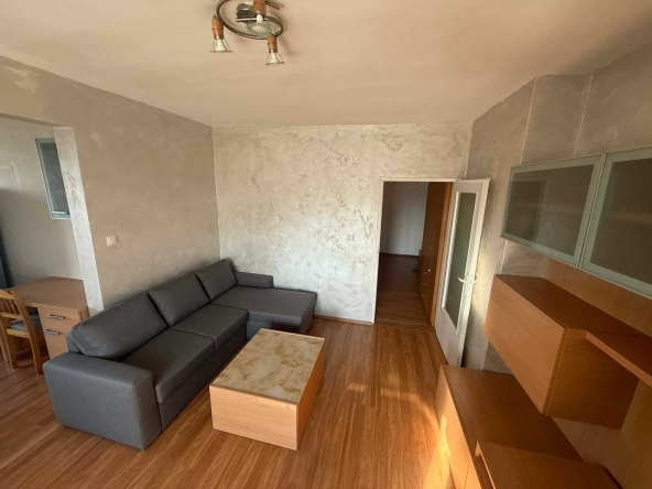 Дава се под наем Тристаен апартамент в София, Света Троица - 70 кв.м за 648.21 € - Снимка #1