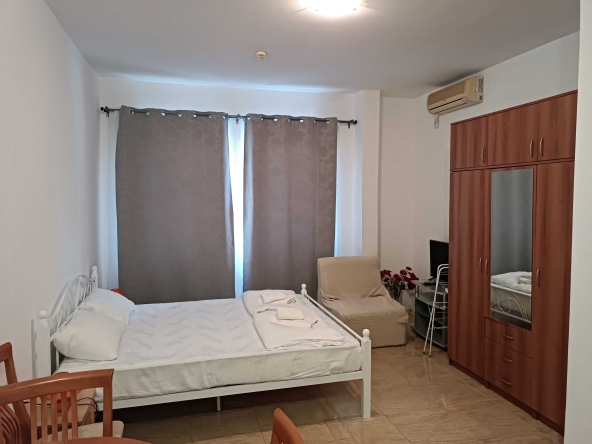 Дава се под наем Едностаен апартамент в Ахелой - 30 кв.м за 25.5 € - Снимка #1