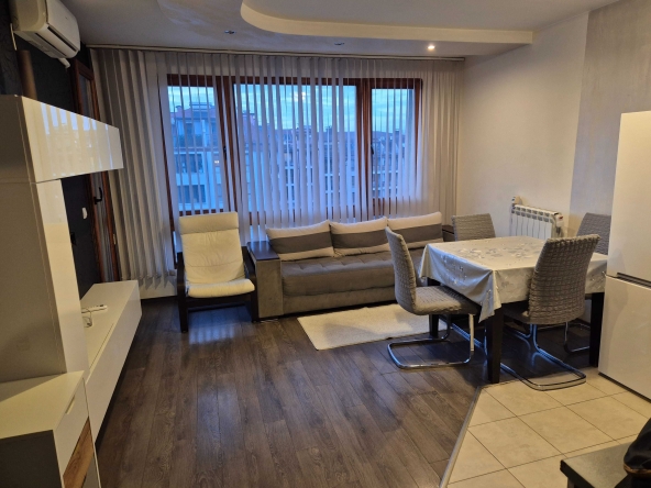 Дава се под наем Тристаен апартамент в София, Люлин 10 - 86 кв.м за 698.19 € - Снимка #1