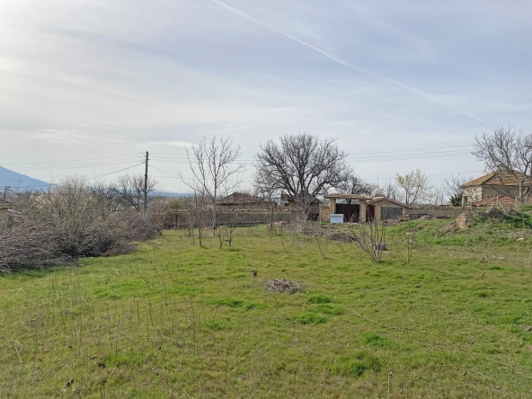 Парцел в с. Енево, Област Шумен - 1017 кв.м за 15 €/кв.м - Снимка #1