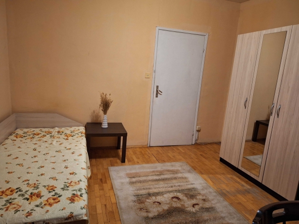 Дава се под наем Тристаен апартамент в София, Стрелбище - 87 кв.м за 204 € - Снимка #1