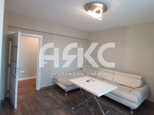 Дава се под наем Тристаен апартамент в София, Студентски град - 130 кв.м за 1246.44 € - Снимка #1