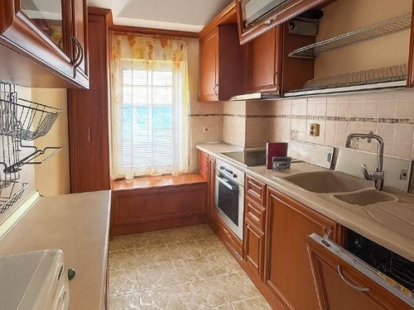 Дава се под наем Двустаен апартамент в Варна, Аспарухово - 60 кв.м за 378.93 € - Снимка #1