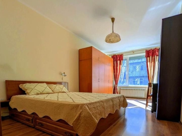 Дава се под наем Двустаен апартамент в София, Медицинска академия - 87 кв.м за 668.1 € - Снимка #1