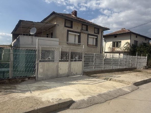 Къща в с. Склаве, Област Благоевград - 10000 кв.м за 4 €/кв.м - Снимка #1