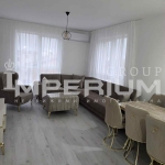 Дава се под наем Двустаен апартамент в Варна, Цветен квартал - 75 кв.м за 598.23 € - Снимка #1