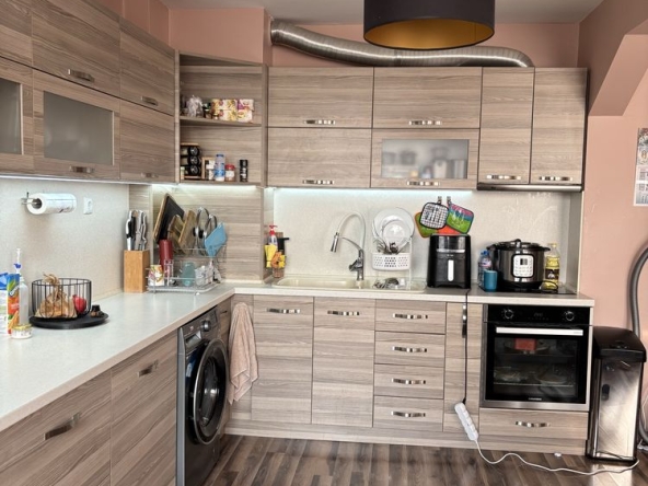 Тристаен апартамент в Разград, Варош - 105 кв.м за 1554 €/кв.м - Снимка #1