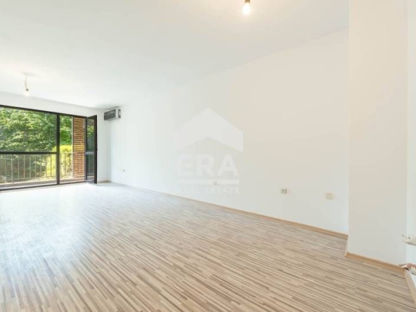 Тристаен апартамент в Варна, м-т Траката - 90 кв.м за 998 €/кв.м - Снимка #1