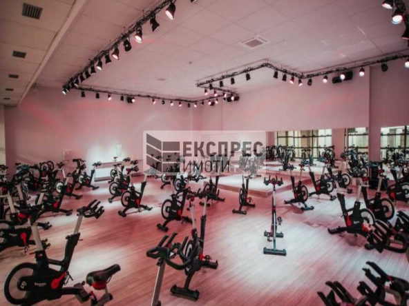 Офис в к.к. Златни пясъци - 152 кв.м за 255 €/кв.м - Снимка #1